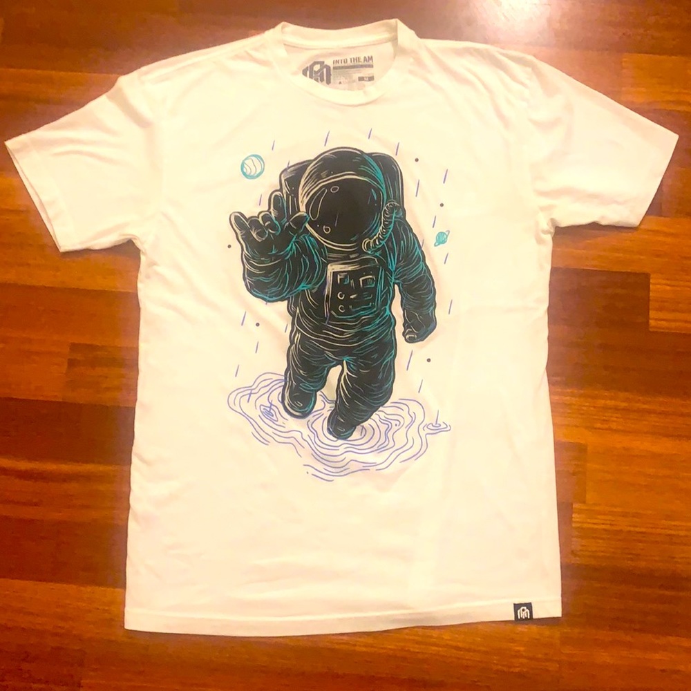 Tilly’s men’s medium t-shirt
